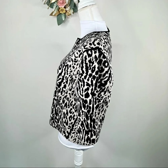 Ann Taylor Black and Cream Animal Print Structured Knit Top Size S - Picture 10 of 13